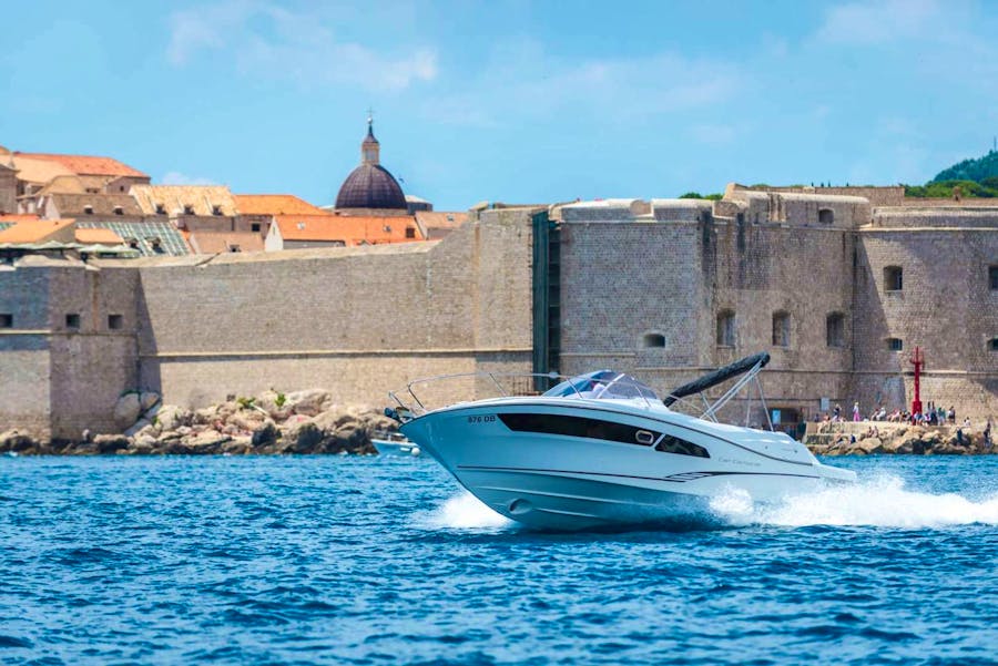 Speed boat Jeanneau Cap Camarat 9 Dubrovnik